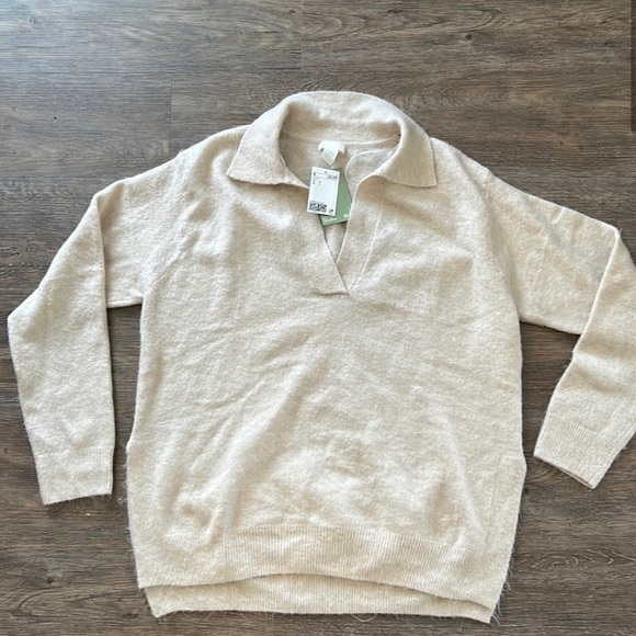 H&M Sweaters - H & M oversized cream v neck sweater size small
